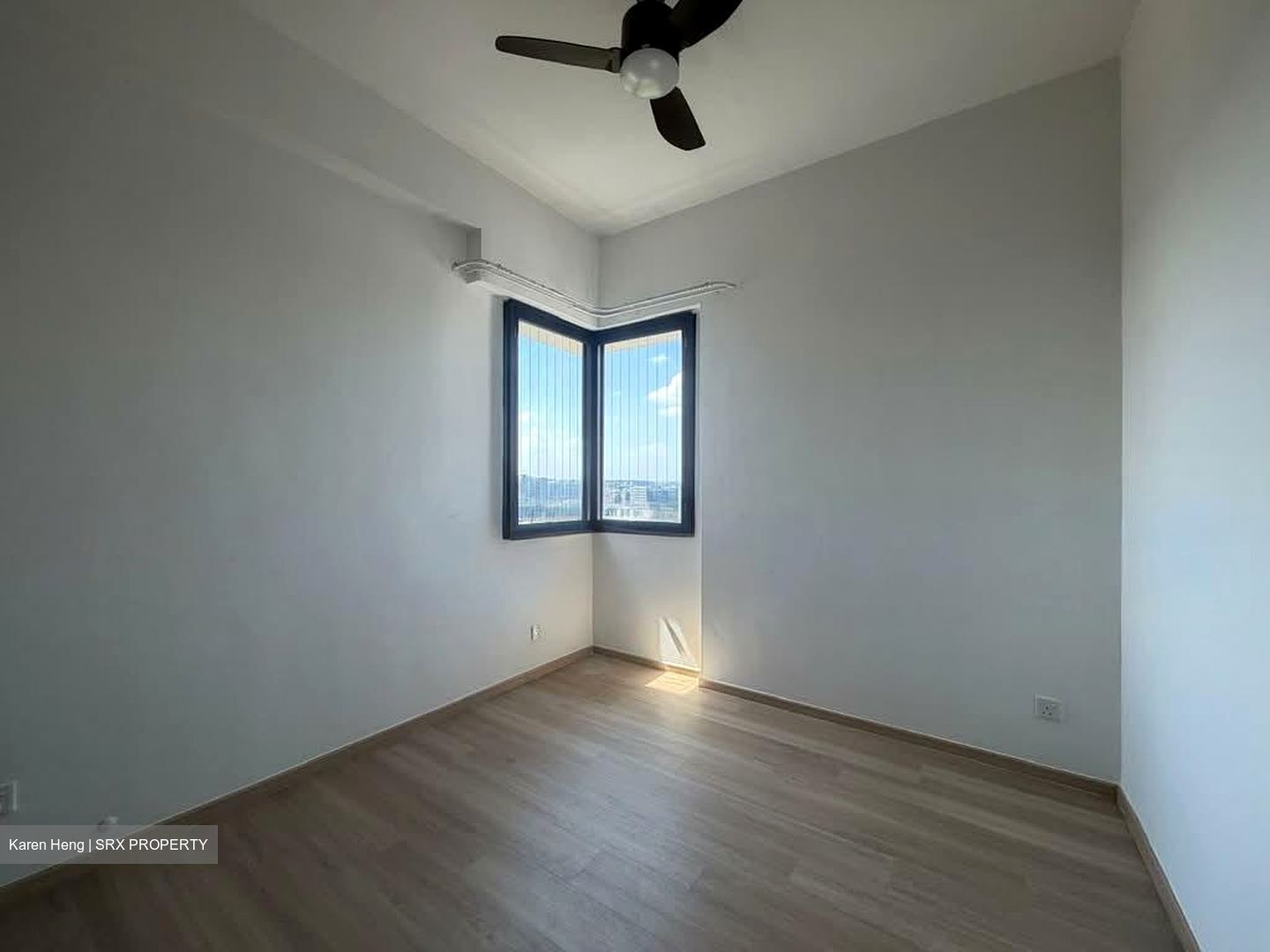 Simsville (D14), Condominium #593799421